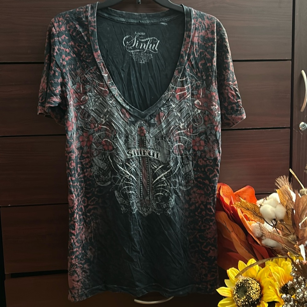 Shirt with flowers, guns and leopard